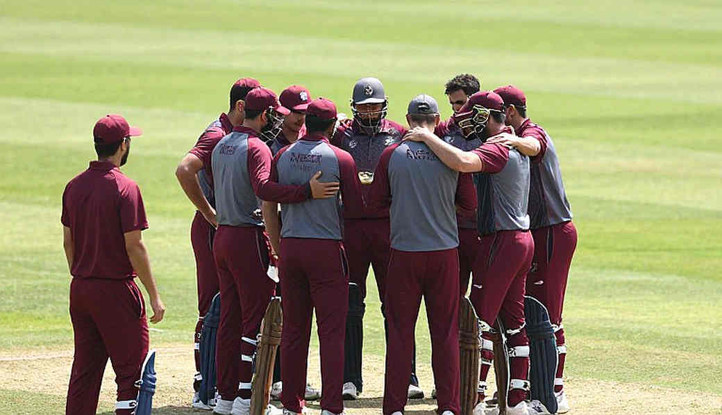 লাহোরের লম্বা রাত: ইংল্যান্ডের সমস্যা ব্যাটে নয়, শেষ পাঁচ ওভারে