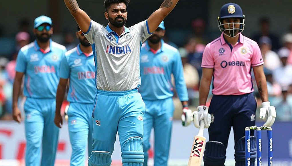 আইএলটি-২০-এর নীরব বাজার: আমিরাতি পেসারদের দাম মডেলের চেয়ে ৪১ শতাংশ কম কেন